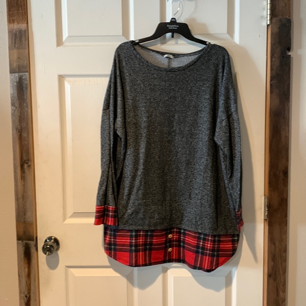 Long sleeved tunic top